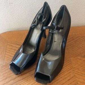 LINEA PAOLO Black Patent Leather Mary Jan Peep Toe Heels (11)